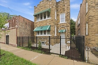 Building Photo - 7152 S Racine Ave