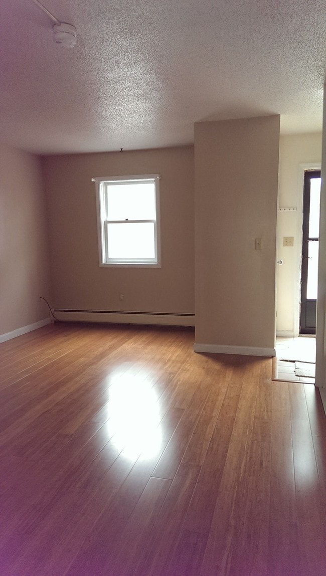 83 N Champlain St Unit G, Burlington, VT 05401 Condo for Rent in Burlington, VT