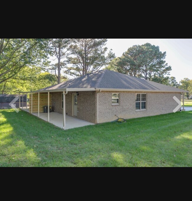 272 Hunt St Unit 2 Duplex, Manchester, TN 37355 Condo for Rent in