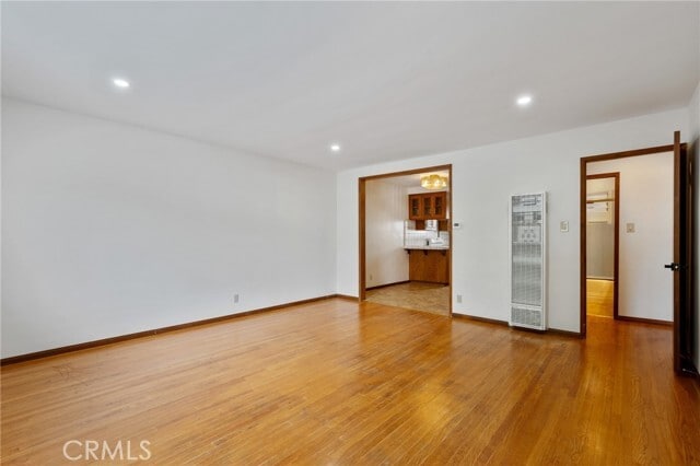 Building Photo - 983 W 10th St