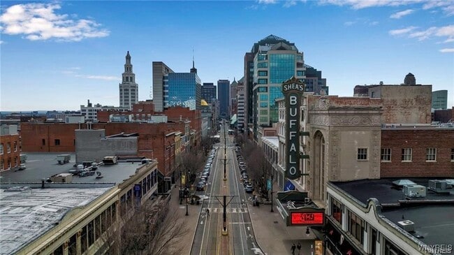 Building Photo - 674 Main St