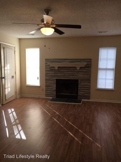 Building Photo - 27 Meadowood Glen Way