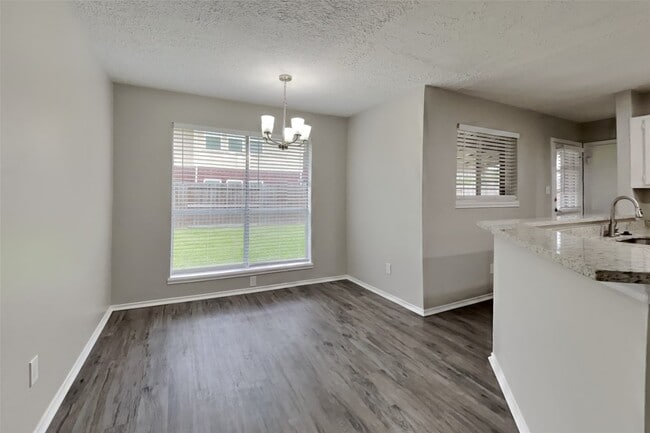 Building Photo - 1247 Kings Creek Trail