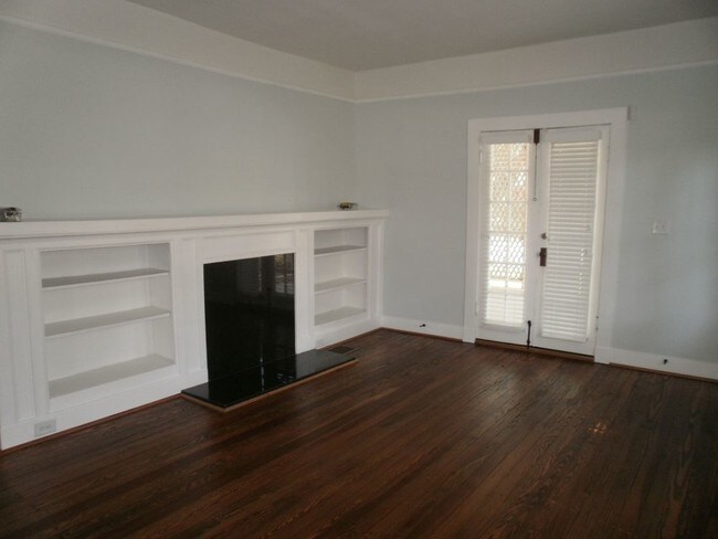 Foto del edificio - 836 Mimosa Boulevard