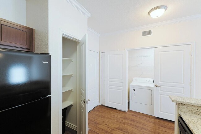 Building Photo - 9900 McNeil Dr