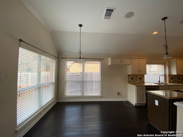 Building Photo - 12311 Hart Ranch