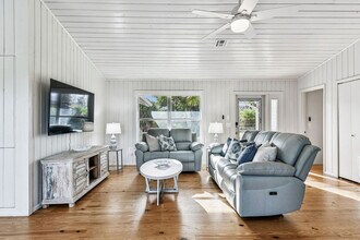 Building Photo - 7745 Manasota Key Rd