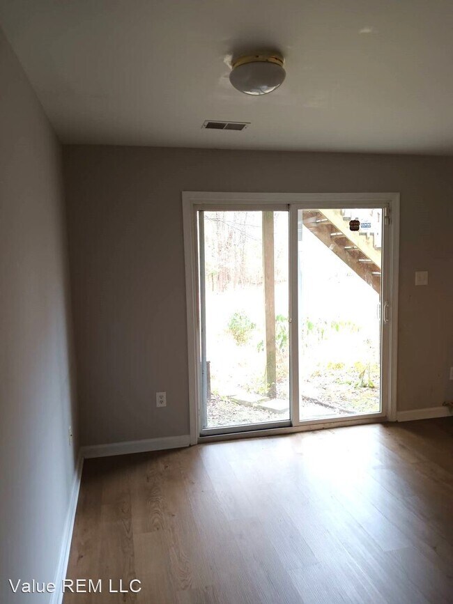 Building Photo - 3 br, 2 bath House - 2039 BROADACRES DR