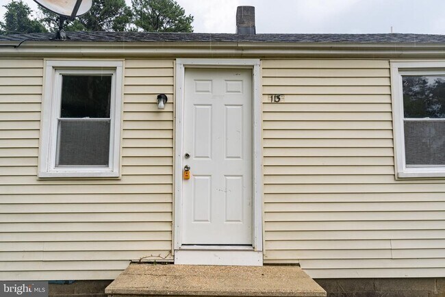 Foto del edificio - 113 Davis Ln