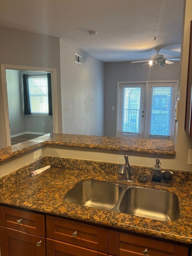 Building Photo - Premier 1BR Condo in Heart of Tampa