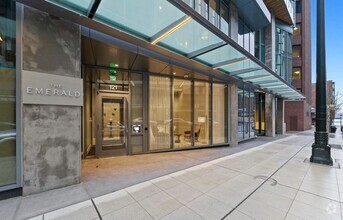Building Photo - 121 Stewart St
