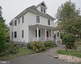 Building Photo - 9 Academy St