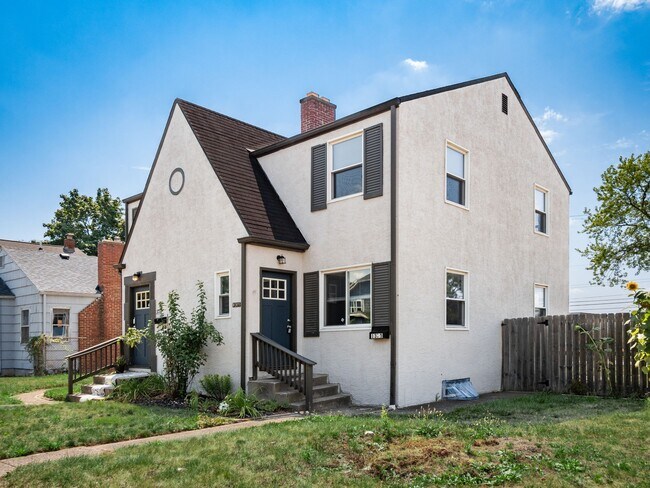 Building Photo - 1375 S Ohio Ave