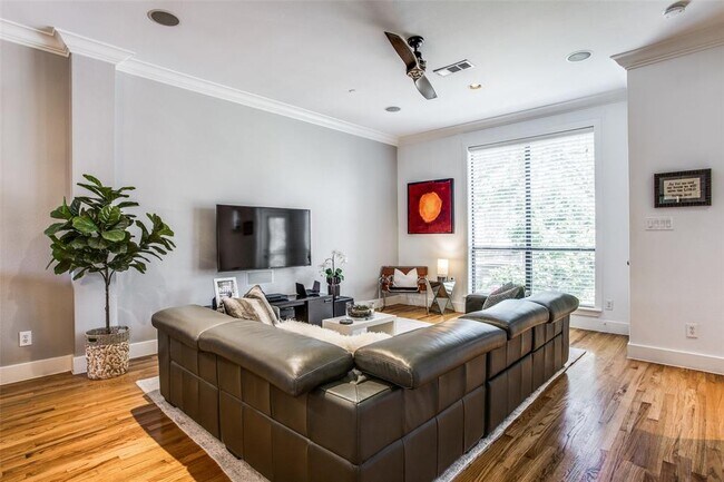 Foto del edificio - 4211 Rawlins St