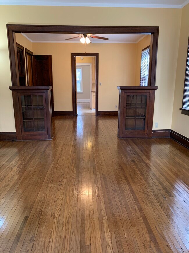 Foto del edificio - 1145 Raymond Ave