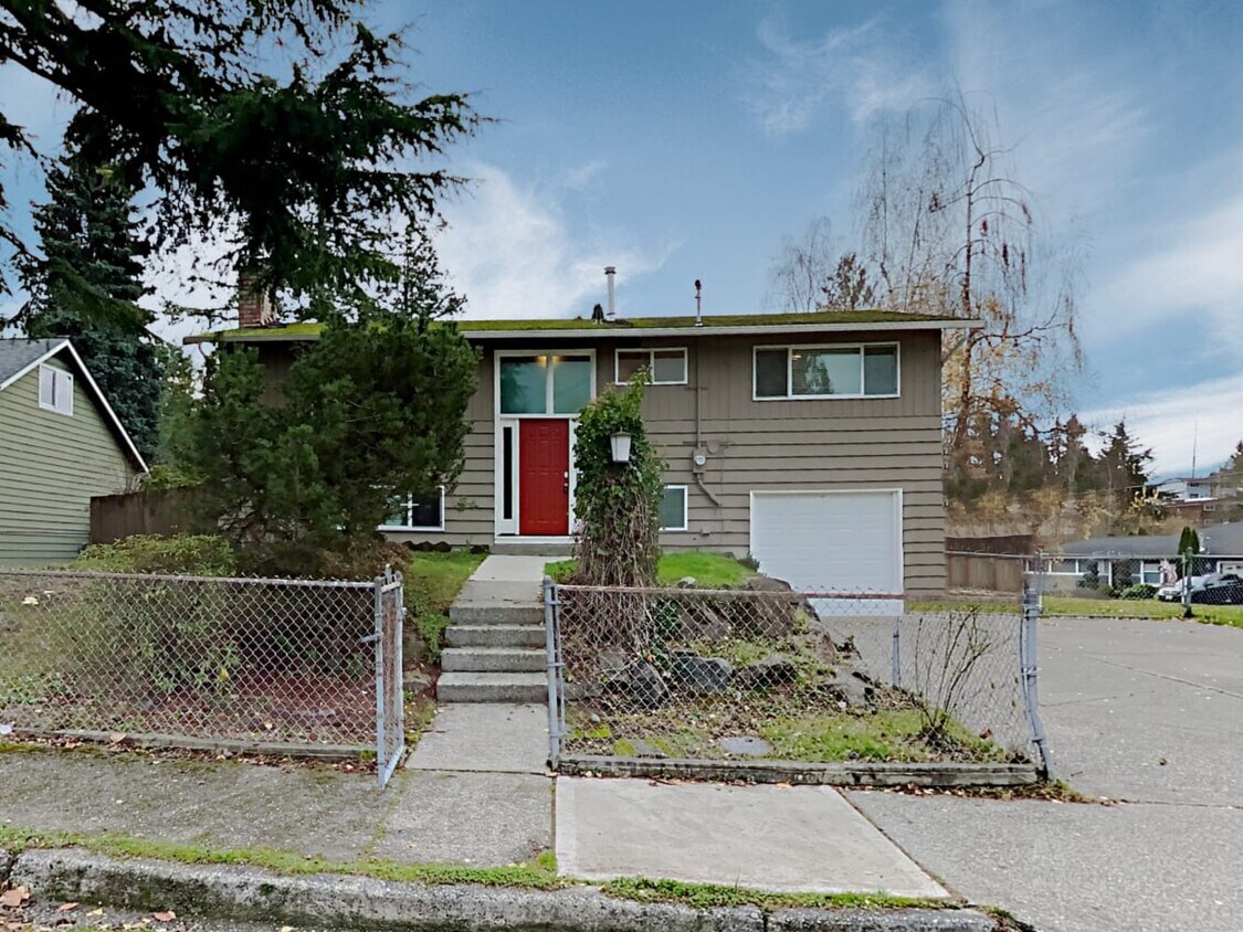 Primary Photo - 12305 SE 158th St