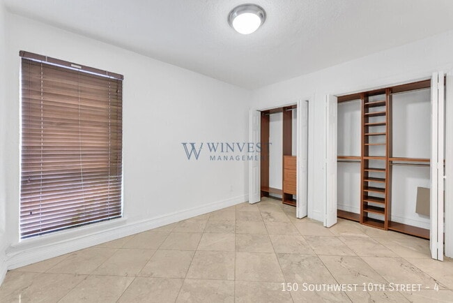 Foto del edificio - 150 SW 10th St