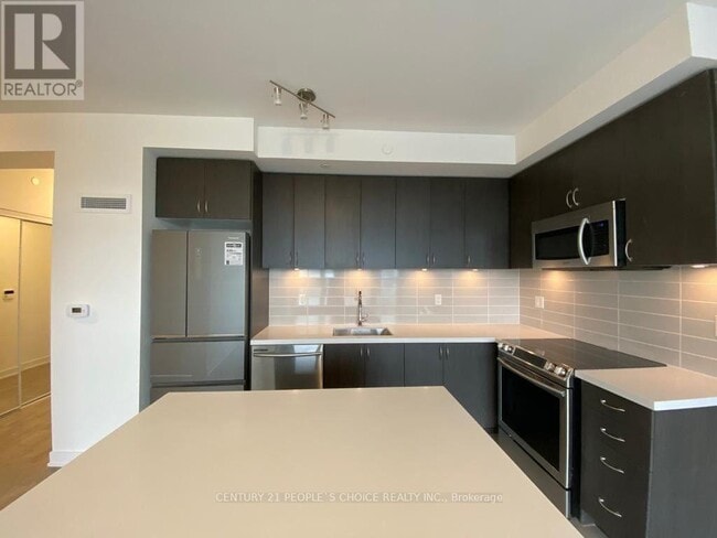 Building Photo - 4699 Glen Erin Dr