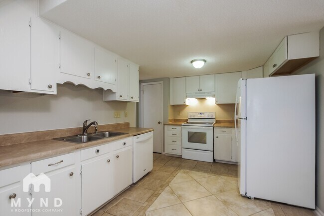 Foto del edificio - 12208 Rock Canyon Dr