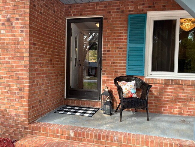 Foto del edificio - Spacious 3-Bed, 2-Bath Home in Lexington, NC