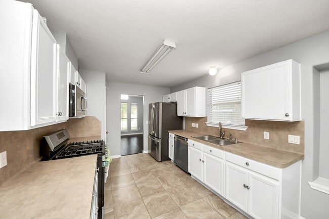 Building Photo - 3506 Evergreen Sq Trl
