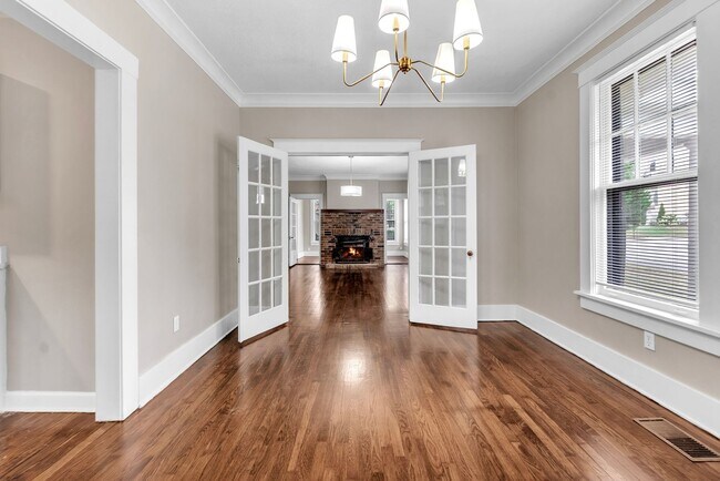 Foto del edificio - Gorgeous, renovated Midtown 3/1.