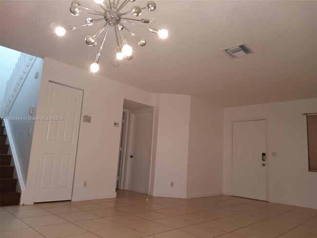 Foto del edificio - 9073 Vineyard Lake Dr