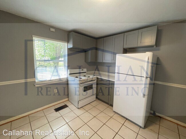 Building Photo - 2 br, 1 bath House - 215 West I