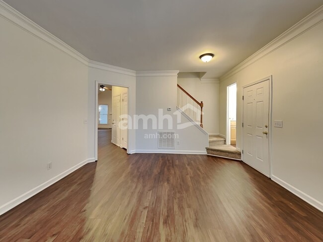 Building Photo - 1305 Groveland Trl