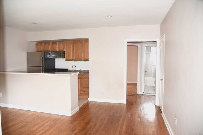 Foto del edificio - 194-16-194-39 39th Ave