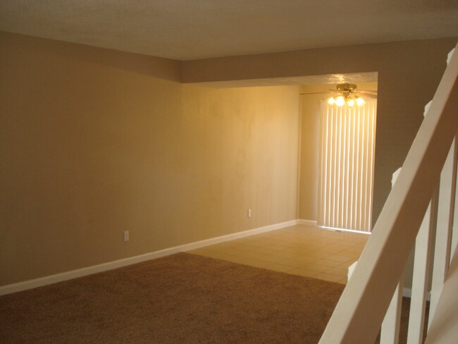 Building Photo - 32 E Old Broadmoor Rd