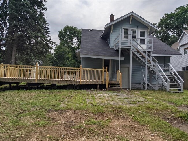 Building Photo - 519 Belvidere St E