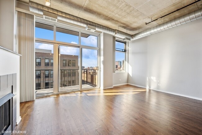Building Photo - 1000 W Adams St