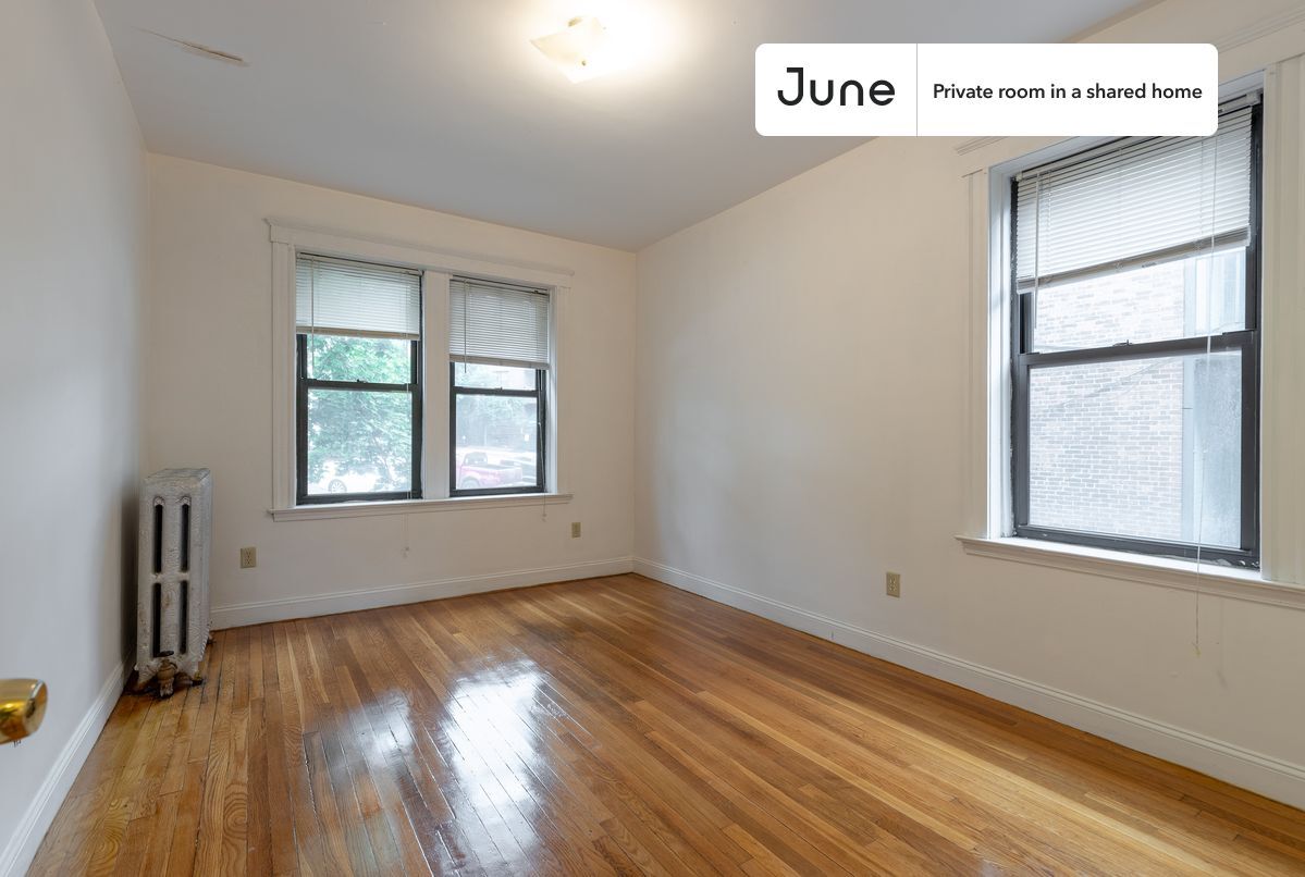 Room in Shared 4 bed/2 bath home - Room in Shared 4 bed/2 bath home