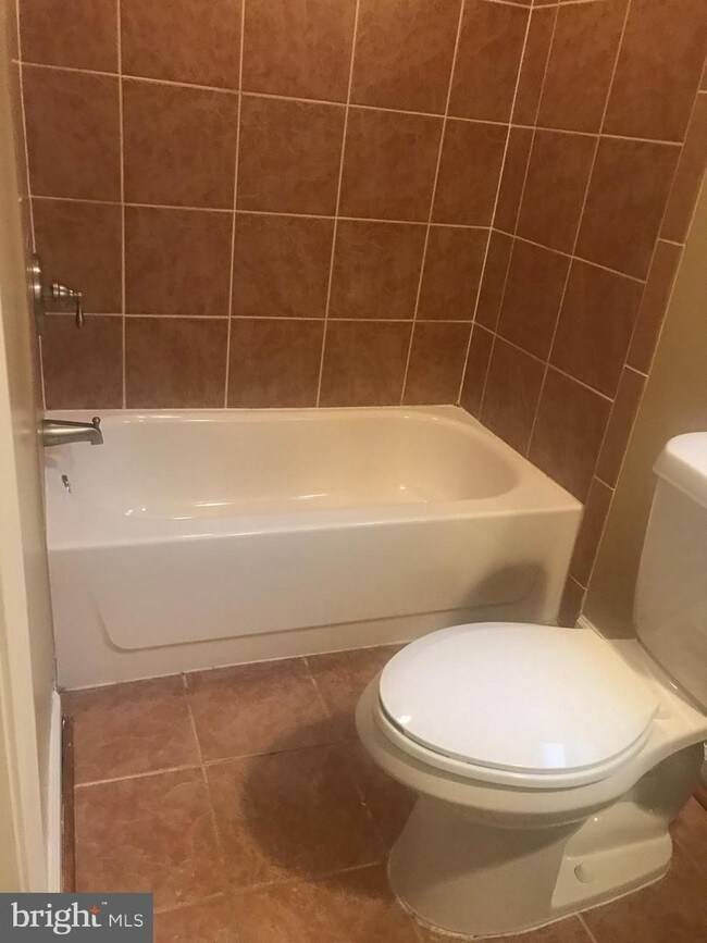 Building Photo - 715 Euclid St NW