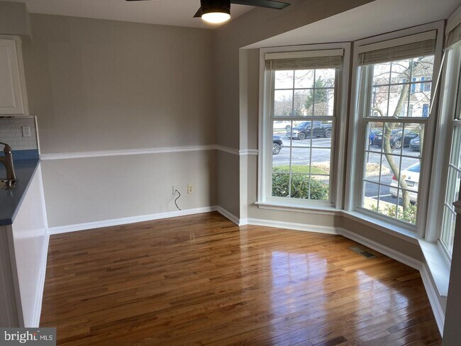 Building Photo - 650 Metro Ct