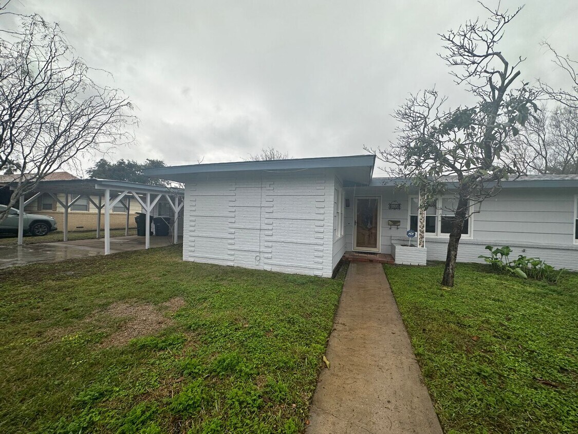 Primary Photo - 606 Wilshire - 4/Bed 2/Bath