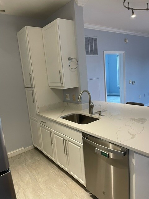 Foto del edificio - 11770 Sunrise Valley Dr