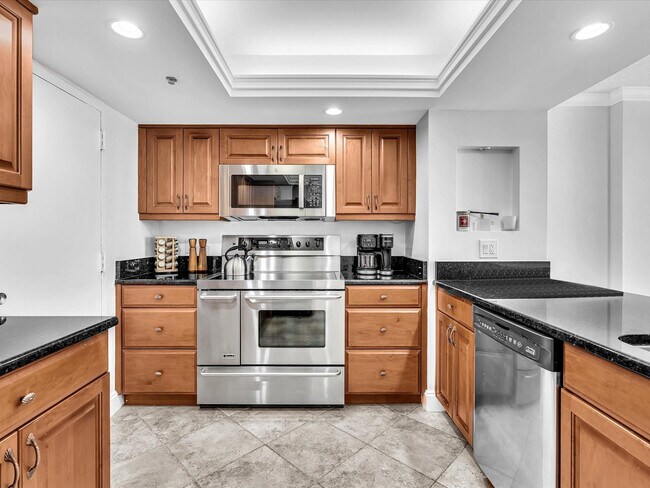 Foto del edificio - 1150 Hillsboro Mile