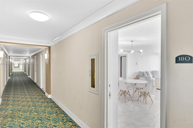 Foto del edificio - 6770 Indian Creek Dr