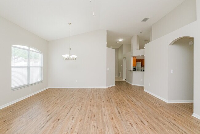 Foto del edificio - 1046 Crimson Clover Ln