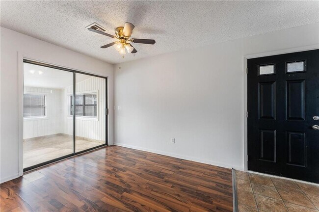 Foto del edificio - 153 Halleck Ln