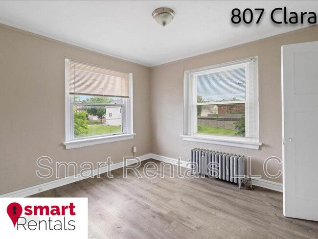 Building Photo - 807 Clara Ave