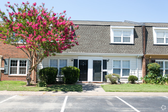 Townhouse Exterior - Christopher Crossing