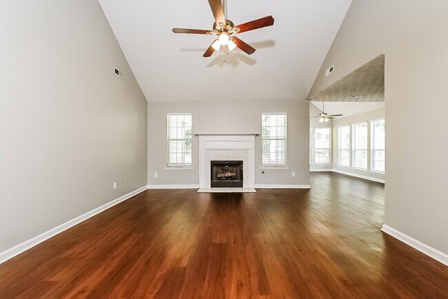 Foto del edificio - 188 Willow Springs Ln