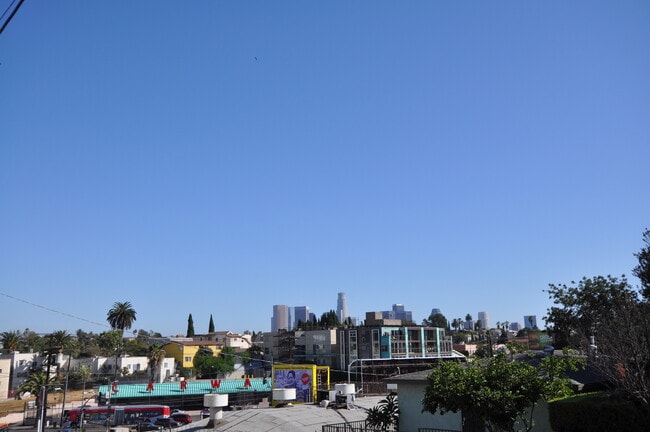 Foto del edificio - 2119 Elsinore St