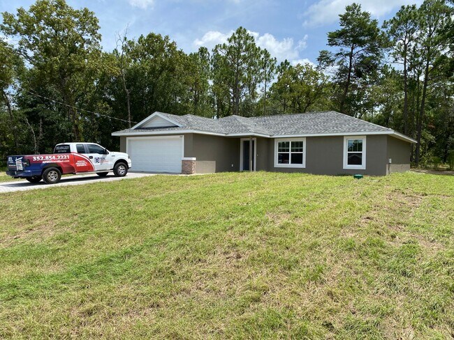Building Photo - Custom Home - Desirable SE Ocala Neighborh...
