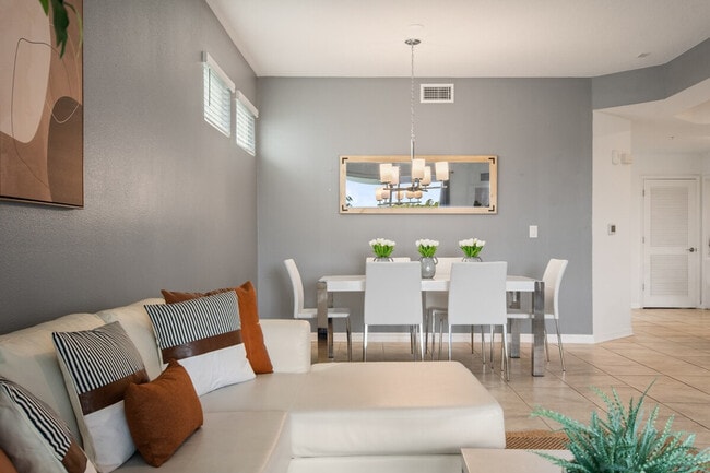 Foto del edificio - 3191 Paradox Cir