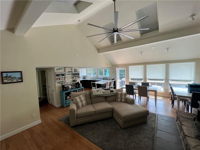 Building Photo - 45 Berrie Ln