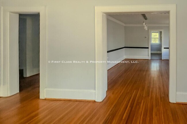 Foto del edificio - 2026 Ashley Rd